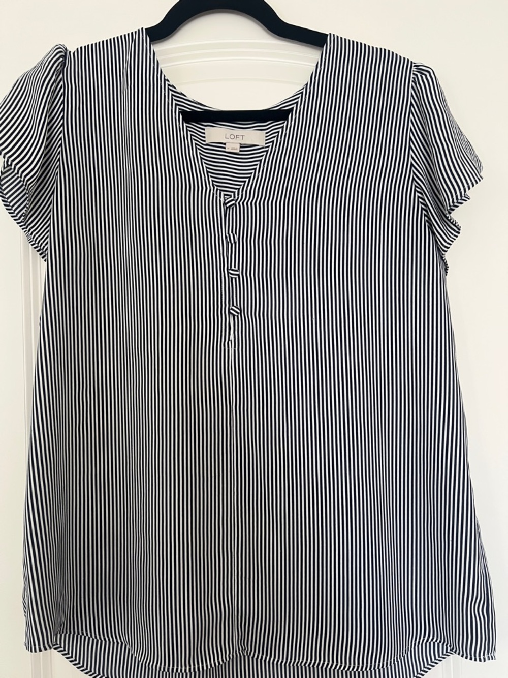 Loft | (M) Striped Navy and White Short Sleeve Blouse